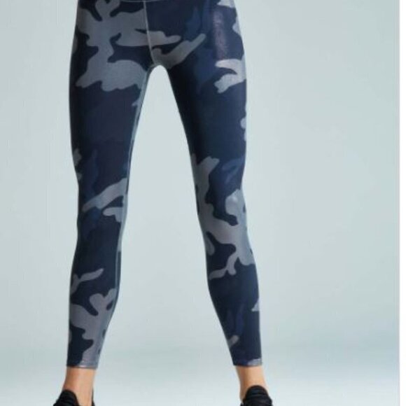 Noli-Yoga Pants - NWT Noli Yoga Women’s Size Medium Navy Blue & Grey Camo Print Athletic Leggings